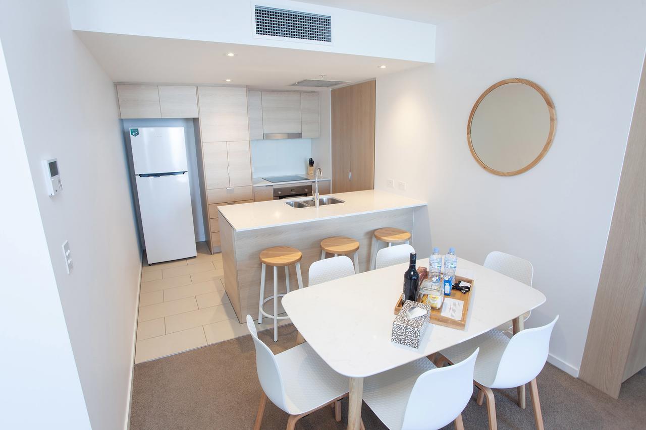 High Floor Ocean View Suites Broadbeach Голд-Кост Экстерьер фото