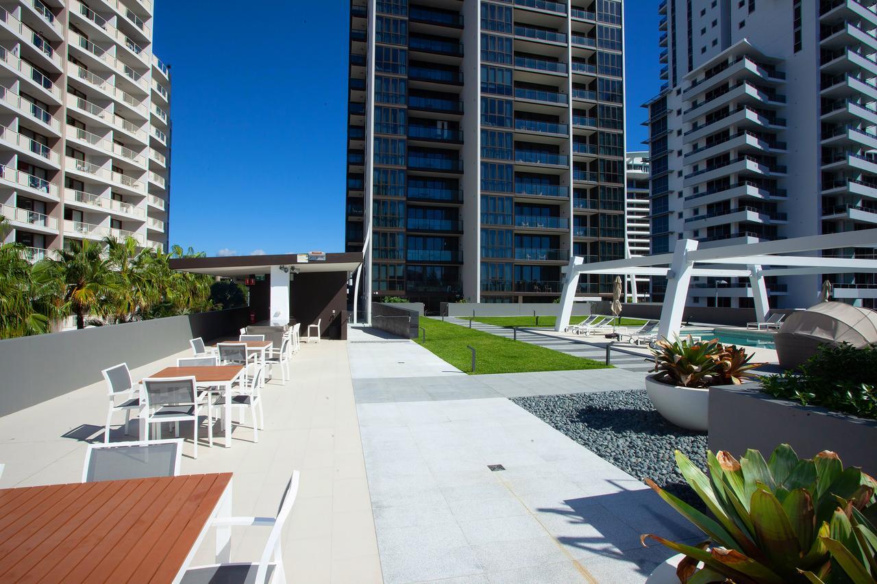 High Floor Ocean View Suites Broadbeach Голд-Кост Экстерьер фото