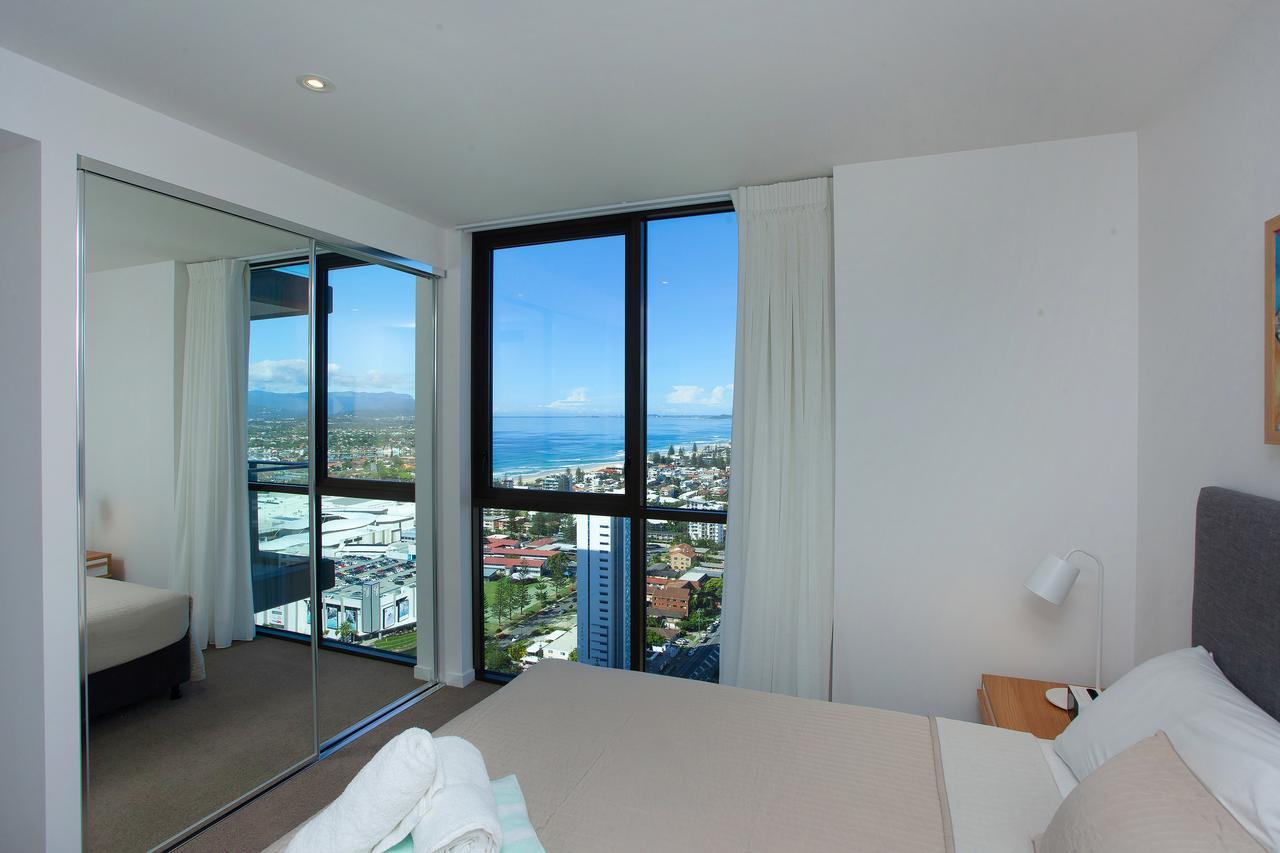 High Floor Ocean View Suites Broadbeach Голд-Кост Экстерьер фото
