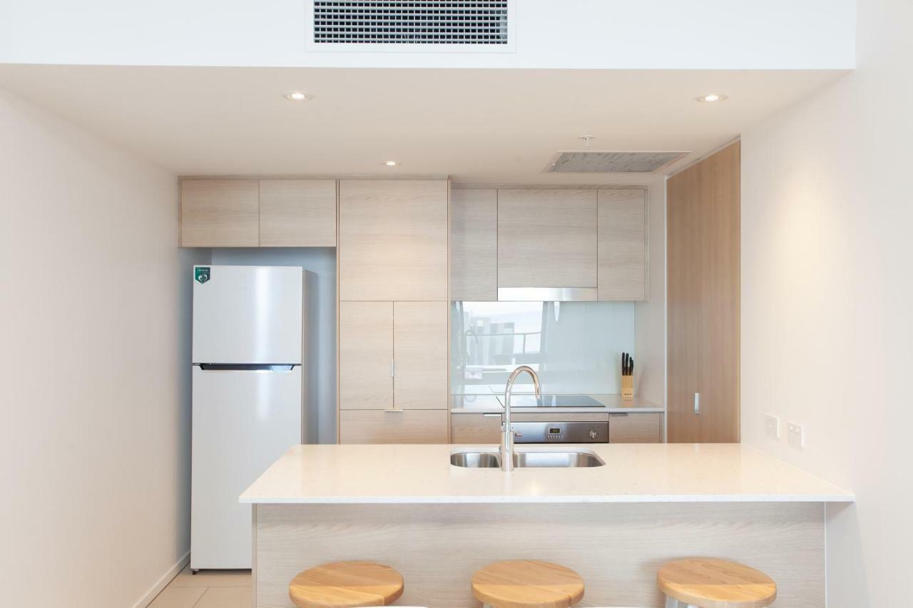 High Floor Ocean View Suites Broadbeach Голд-Кост Экстерьер фото